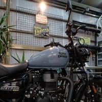 納車の前にチョッとだけお披露目。。。オーダーカラーでお気に入りのMETEOR350へ変身！ライダー1台目の相棒はカスタムロイヤルから！