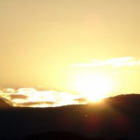 2025.07.12(土)AM07:08の藻岩山・平和祈念塔・手稲山・三角山・円山