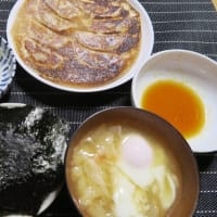 ぎょうざ定食、炊屋食堂の田舎定食・・・庶民の味。