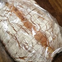 椿ベーカリーのライ麦パン