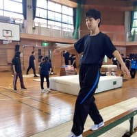 高等部体育「器械運動」