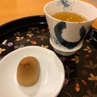 バラの花　それと町会　ひよこ菓子