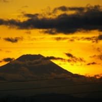 １２月１２日日没後の富士山