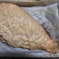 全粒粉のチーズパンと鯛の塩釜焼き