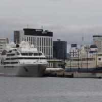 ヨットタイプの小型クルーズ客船 “ル・ソレアル”、函館初寄港．．．