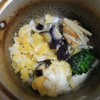 ホタテの炊き込みご飯と味噌汁・・・