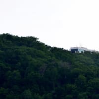 2025.06.06(金)AM06:42の藻岩山・平和祈念塔・手稲山・三角山・円山