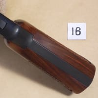 タナカNフレーム用サービスサイズウッドグリップ、黒ワッシャー時代レプリカを出品しました。
