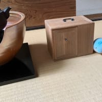 透明ガラスの水指