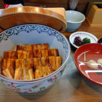 宮島～廻廊(かいろう)の床板は一間(いっけん)あたり８枚(すえひろがり∞)