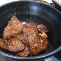 【鳴門うどん】きつねうどんとステーキ丼。