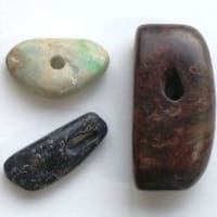 縄文人は蛇紋岩からマムシを連想した？！・・・北塚遺跡の折れた石斧から再加工された大珠の謎