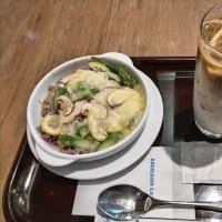 コーヒーチェーン店がレモンいろいろ出している。