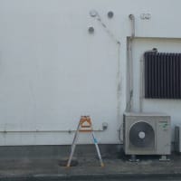 許せない壁の穴