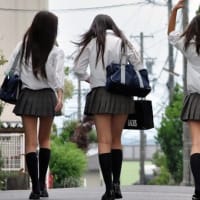 女子高校生　お尻 