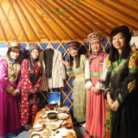 懇親会兼送別会の開催とモンゴル料理