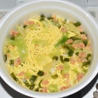 カップ麺「ゴリパララーメン水炊き風」エースコック（株）