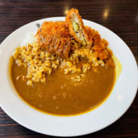 手仕込キャベツメンチカツカレー