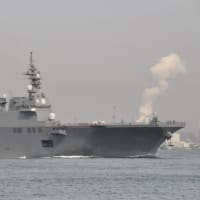護衛艦ひゅうが　小倉港　航行姿