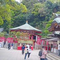 江島神社　返津宮　と　奉安殿　描きました
