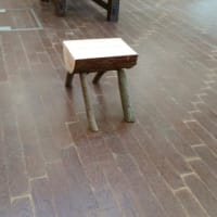 ベンチ完成。