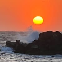 藍ケ江の夕方の海と空と夕日☀️        藍ケ江港⚓️  足湯きらめき♨️
