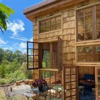 都会的なオシャレな住まいと八ヶ岳での田舎暮らし