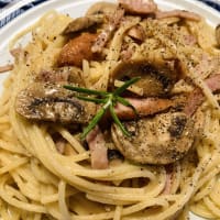 ローズマリーとソーセージのスパゲッティ，主役はマッシュルーム