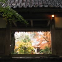 世界遺産 平泉中尊寺の見返り美人と見返り爺