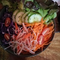 昨夜は、スシレストランで　食事。