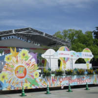 広島フラワーフェスティバル、開幕です！今日から５月５日のこどもの日まで平和大通りが盛り上がります！