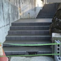 急こう配のスロープ(坂道)を階段に変更　※特殊※　久しぶりの現場ブログ　