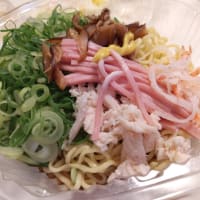 |M3142|熊本駅白川口の『ファミリーマート』でホテル飯の買出し。カップサラダとチーズを頂いて、さわやか醤油スープの冷やし中華はまずまずかな・・