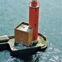 ２０１９・４・２０　横浜港外防波堤灯台