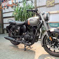 RE-TOKYO NORTH 初入荷！ROYAL ENFIELD CLASSIC350 Dark GUNGRAY 高級感漂うフル装備クラシック！