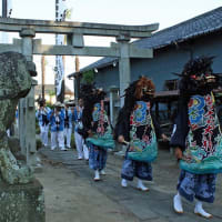 鳥居と八甫獅子舞