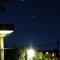 ＵＦＯでは？　青い光が十数秒かけて移動・・・