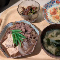 肉豆腐　と　マグロの塩昆布マリネ