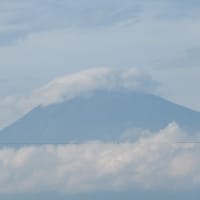 まるで梅雨明けの様な富士山