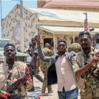 スーダン　　武力衝突から1年　国連の仲介・支援活動の限界