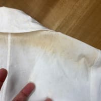レディースジャケットに出来た【カビの黄変】の除去。