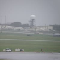 沖縄の写真、今帰仁城（なきじんぐすく）址と道の駅かでな（嘉手納基地）と佐喜真美術館