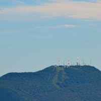 2025.07.13(日)AM06:13の藻岩山・平和祈念塔・手稲山・三角山・円山