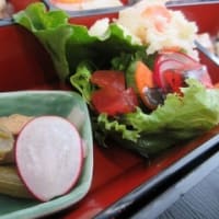 「岩沼屋」、週替わり弁当は、筍ハンバーグ。手の込んだ副菜も充実