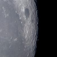 月面東辺のクレーター
