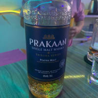 ワインの試飲会へ。