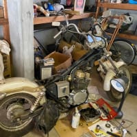 ほったらかしにしていたバイクをいじる。