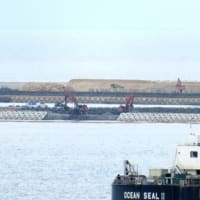 ７月４日の辺野古側埋め立て工区と大浦湾の様子／新ゲートからの資材搬入は無し