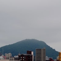 2025.06.27(金)AM06:54の藻岩山・平和祈念塔・三角山・円山