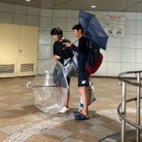 傘が壊れた